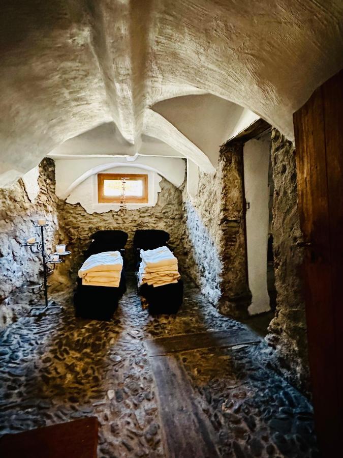 Апартаменты Chasa Engadina Зент Экстерьер фото